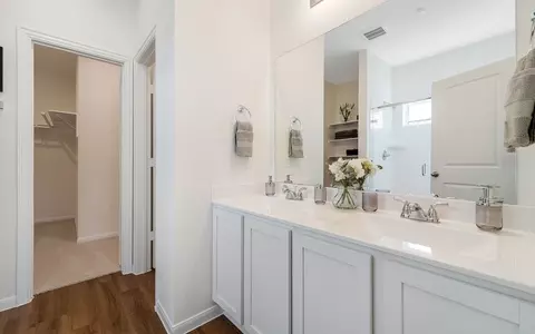 Bath - 4541 Blue Mountain Laurel St, Pinehurst, TX 77362 photo 8 of 10