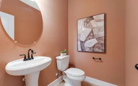Bath - 4541 Blue Mountain Laurel St, Pinehurst, TX 77362 photo 7 of 10