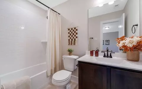 Bath - 4541 Blue Mountain Laurel St, Pinehurst, TX 77362 photo 5 of 10