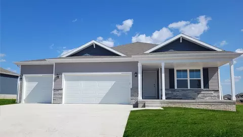 1049 Hillside Pl, Polk City, IA 50226