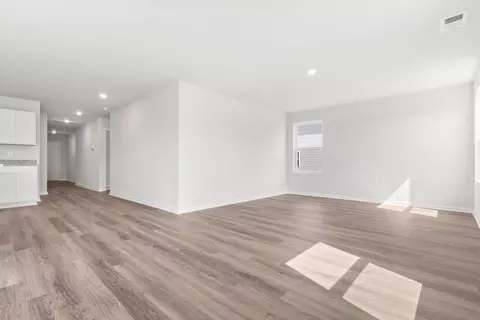 Living - 558 Wilbur Rd, Conway, SC 29527 photo 5 of 9