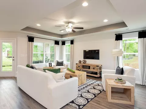 Living - 35 Overland Pass, Arab, AL 35016 photo 4 of 7