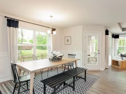 Dining - 35 Overland Pass, Arab, AL 35016 photo 1 of 3