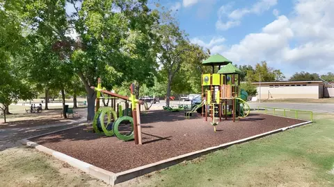 Exterior - 25812 Jasmine Sprig Ln, Elgin, TX 78621 photo 3 of 4