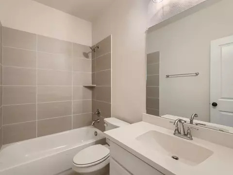 Bath - 2101 Baxter Rd, Celina, TX 75009 photo 4 of 10