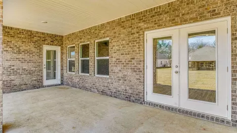 Exterior - 3173 Silver Maple Rd, Cantonment, FL 32533 photo 5 of 9