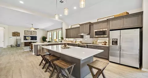 Kitchen - 15331 Le Reve Ln, Conroe, TX 77302 photo 2 of 4