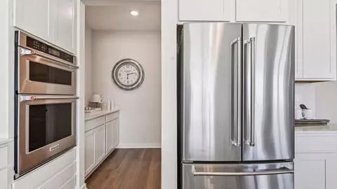Kitchen - 14845 S Starflower Cir, Plainfield, IL 60544 photo 5 of 7