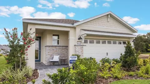 Exterior - 8595 Hempstead Way, Mount Dora, FL 32757 photo 5 of 10