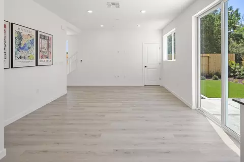 Living - 847 Pecan Tree Ln, Galt, CA 95632 photo 1 of 2