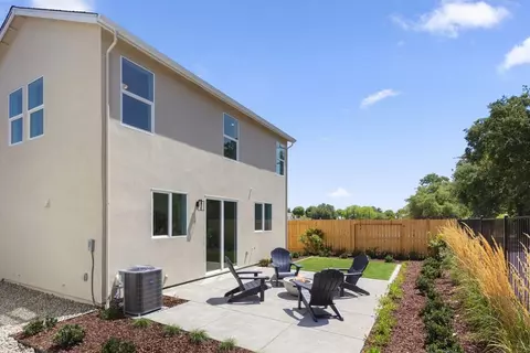 Exterior - 847 Pecan Tree Ln, Galt, CA 95632 photo 3 of 12