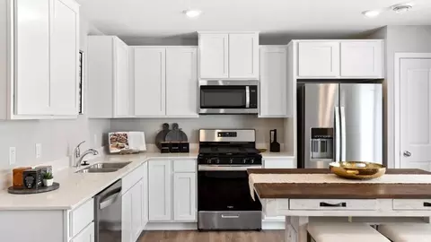 Kitchen - 23648 Marshview Dr, Rogers, MN 55374 photo 8 of 9