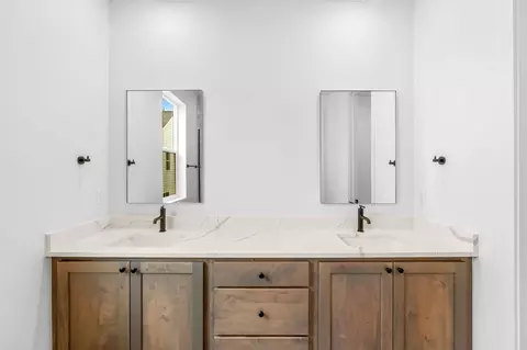 Bath - 4934 Compass Ln, Bozeman, MT 59718 photo 2 of 2