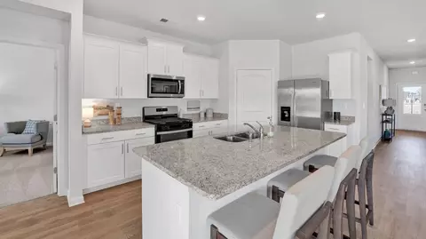 Kitchen - 56 Kings Gate Cv, Jackson, TN 38305 photo 7 of 14