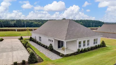 Exterior - 56 Kings Gate Cv, Jackson, TN 38305 photo 3 of 7