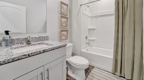 Bath - 56 Kings Gate Cv, Jackson, TN 38305 photo 2 of 4