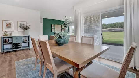 Dining - 56 Kings Gate Cv, Jackson, TN 38305 photo 2 of 4