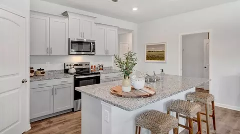 Kitchen - 56 Kings Gate Cv, Jackson, TN 38305 photo 4 of 14