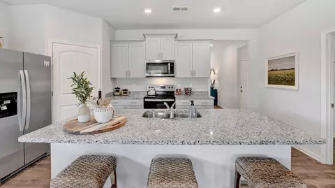 Kitchen - 56 Kings Gate Cv, Jackson, TN 38305 photo 3 of 14
