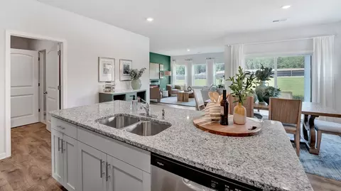 Kitchen - 56 Kings Gate Cv, Jackson, TN 38305 photo 6 of 14