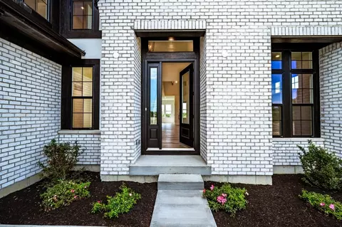 Entry Way - 5469 Sheldon Close, Middletown, OH 45005 photo 1 of 5