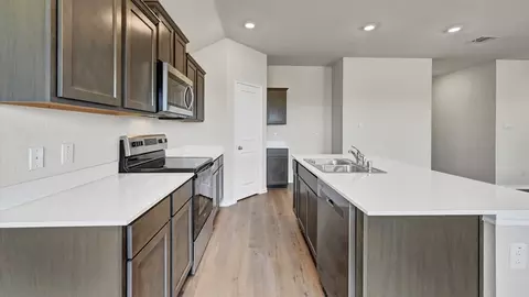 Kitchen - 107 Willow Branch Ln, Canton, TX 75103 photo 5 of 11
