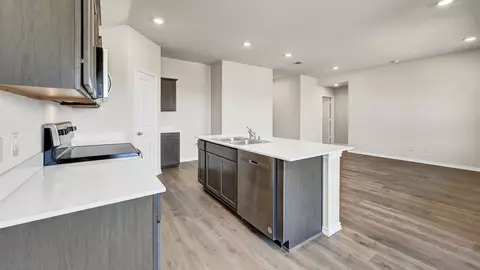 Kitchen - 107 Willow Branch Ln, Canton, TX 75103 photo 7 of 11