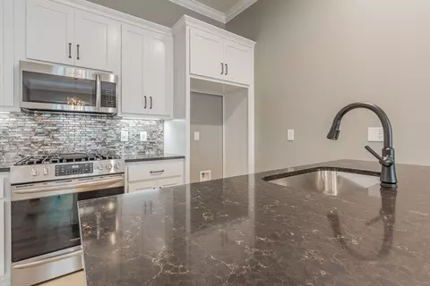 Kitchen - 370 Kempton Ln, Dalton, GA 30721 photo 3 of 5