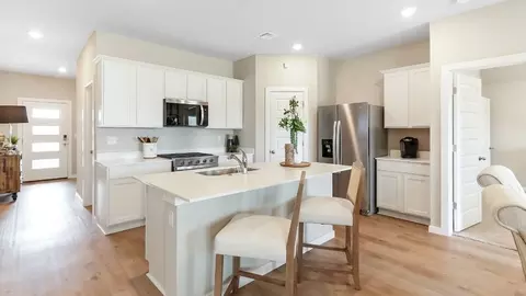 Kitchen - 3402 N 37th Pl, Broken Arrow, OK 74014 photo 4 of 5