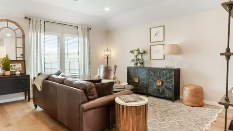 Living - 3402 N 37th Pl, Broken Arrow, OK 74014 photo 3 of 4
