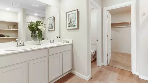 Entry Way - 3402 N 37th Pl, Broken Arrow, OK 74014 photo 4 of 4