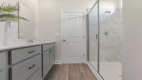 Bath - 2991 Fish Hawk Ln, Florence, SC 29505 photo 1 of 1