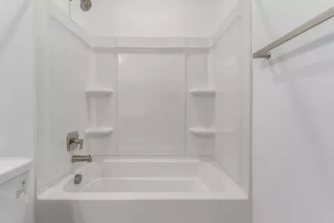 Bath - 7931 E Renata Ave, Mesa, AZ 85212 photo 5 of 10