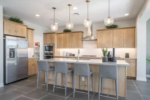 Kitchen - 7931 E Renata Ave, Mesa, AZ 85212 photo 5 of 11