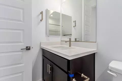 Bath - 7931 E Renata Ave, Mesa, AZ 85212 photo 4 of 10