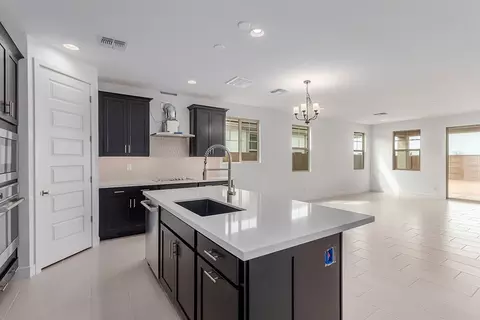 Kitchen - 7931 E Renata Ave, Mesa, AZ 85212 photo 2 of 11