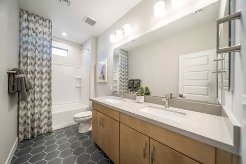 Bath - 7931 E Renata Ave, Mesa, AZ 85212 photo 6 of 10