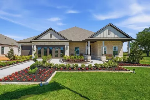 Exterior - 1564 Elm Ct, Angleton, TX 77515 photo 2 of 6