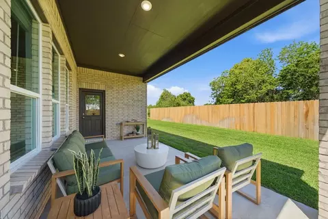 Exterior - 1564 Elm Ct, Angleton, TX 77515 photo 5 of 6