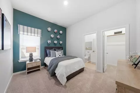 Bedroom - 1564 Elm Ct, Angleton, TX 77515 photo 4 of 6