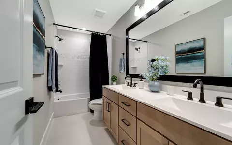 Bath - 16708 Flatlands Way, Celina, TX 75009 photo 10 of 18