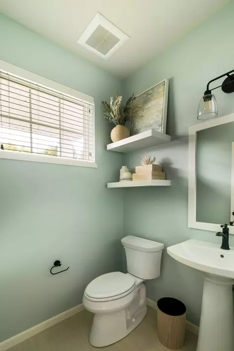 Bath - 940 S High Point Rd, Madison, WI 53719 photo 4 of 4
