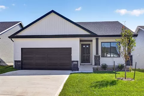 3002 Myron St, Norwalk, IA 50211