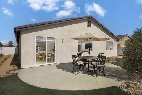 Exterior - 1561 E Holguin St, Lancaster, CA 93535 photo 5 of 6