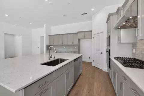 Kitchen - 1187 Milestone Rd W, Madera, CA 93636 photo 4 of 11