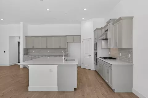Kitchen - 1187 Milestone Rd W, Madera, CA 93636 photo 2 of 11