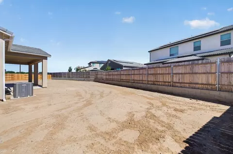 Exterior - 1187 Milestone Rd W, Madera, CA 93636 photo 6 of 17