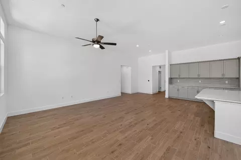 Living - 1187 Milestone Rd W, Madera, CA 93636 photo 3 of 7