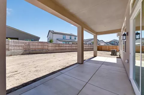Exterior - 1187 Milestone Rd W, Madera, CA 93636 photo 10 of 17