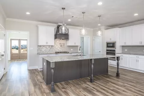 Kitchen - 127 Laurel Branch Dr, Dothan, AL 36305 photo 2 of 5